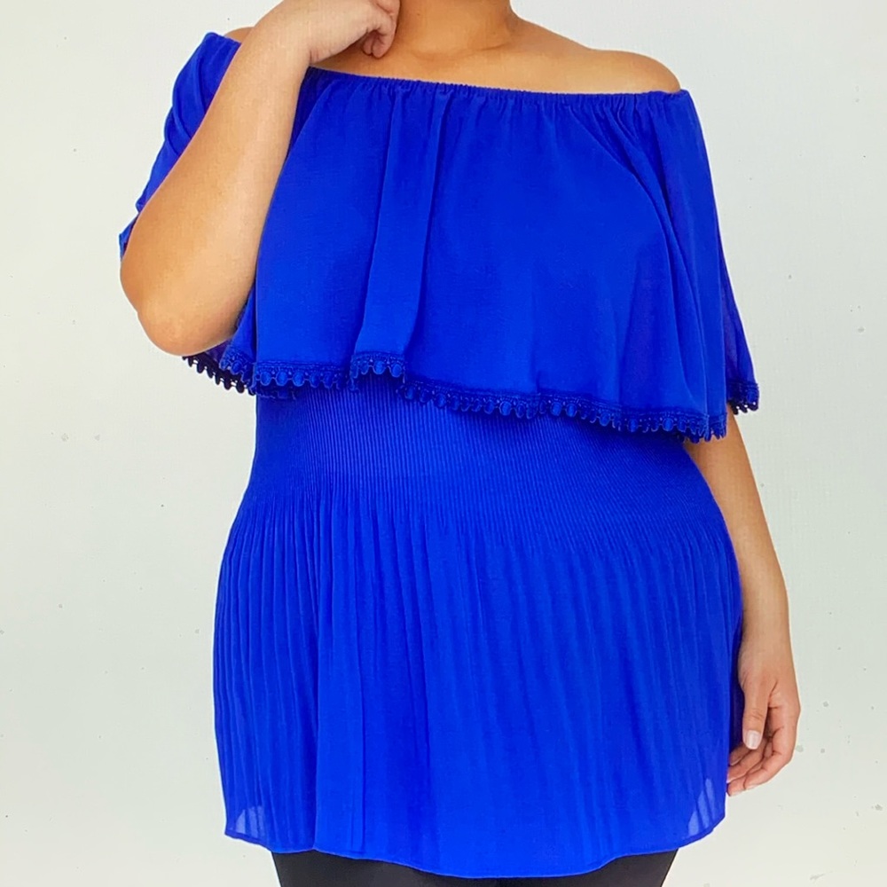 Top: Off the Shoulders. Pleated. 2X.